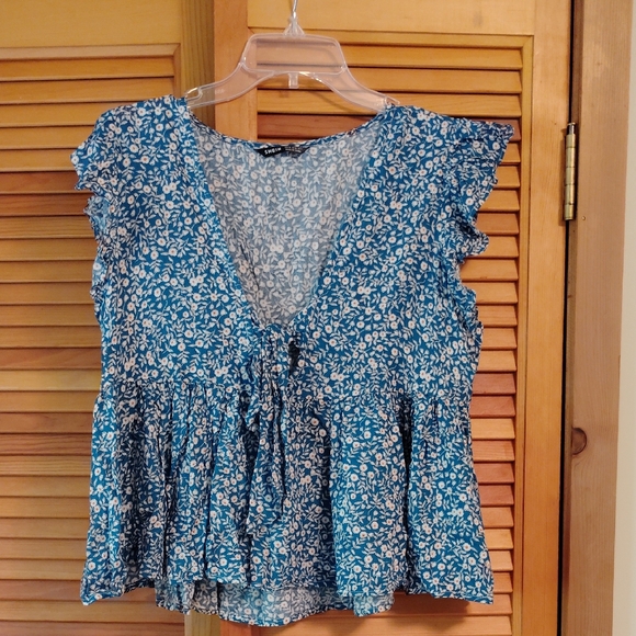 SHEIN Tops - SHEIN Blue and White Floral Blouse